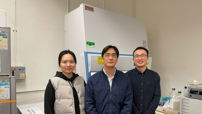 Professor Yuan LIN (middle) and research team members