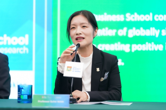 Professor Echo WAN, Associate Dean and Director of Institute of Behavioural and Decision Science at HKU Business School, delivers opening remarks and introduces Institute of Behavioural and Decision Science, HKU Business School