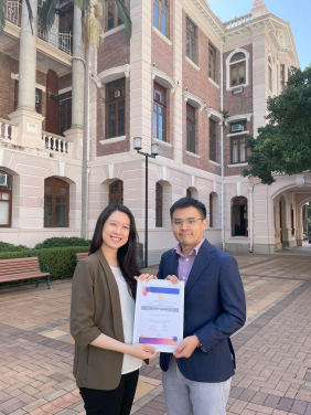 Dr Tim Yung of the Faculty of Arts (right) and Dr Mei Li Khong of LKS Faculty of Medicine (left) of HKU.  (Photo credit: Dr Tim Yung)
 